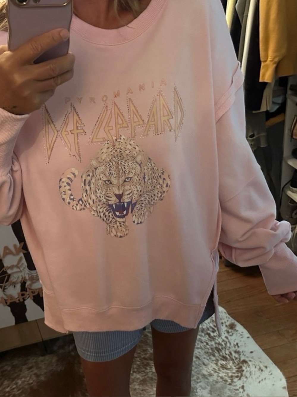 Pink Def Leppard Graphic Sweatshirt - pink Camden